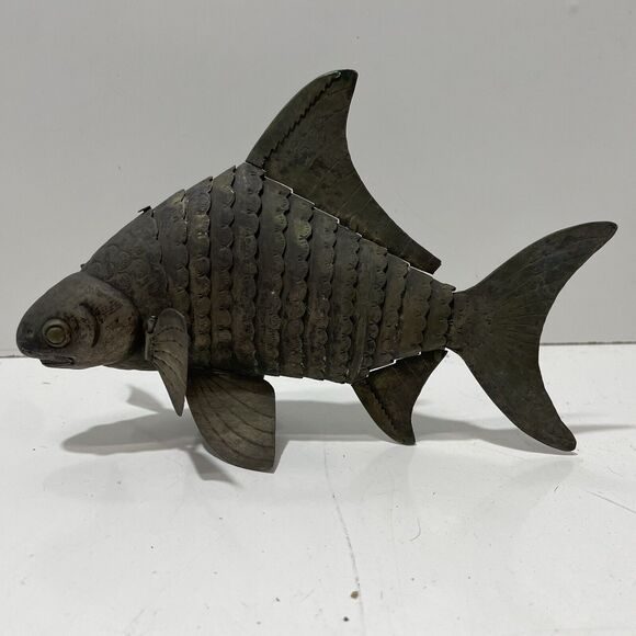 Antique Bronze Fish Statue 8” Detail Craftsman Made Figure RARE W/ Moving Body - Picture 9 of 13